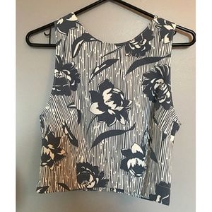 Astr Women's Blue and White Floral Crop Top